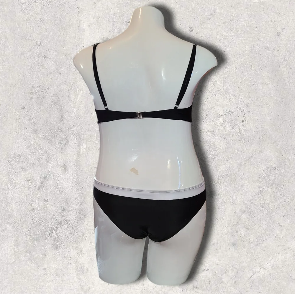 Bikini - Picture 2 of 6